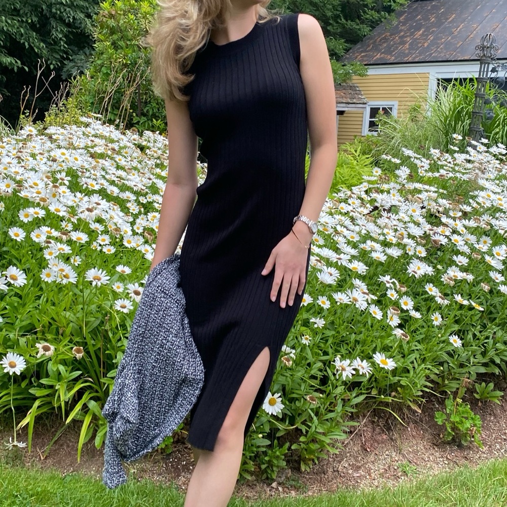PINK ROSE— black bodycon sleeveless knee-length dress with slit